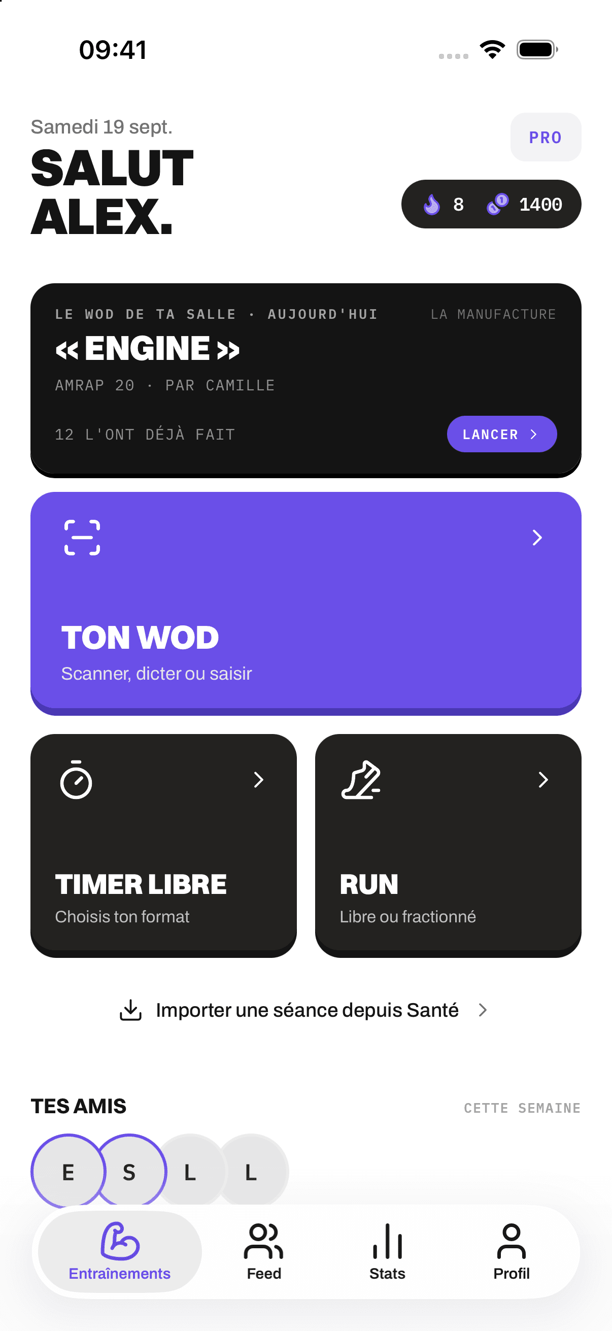 L’accueil d’un membre de salle dans l’app, en clair : « Salut Alex. », puis en tête la carte Le WOD de ta salle, aujourd’hui : « Engine », AMRAP 20 par Camille, à La Manufacture, 12 l’ont déjà fait, et le bouton Lancer. En dessous, les portes Ton WOD, Timer libre et Run.